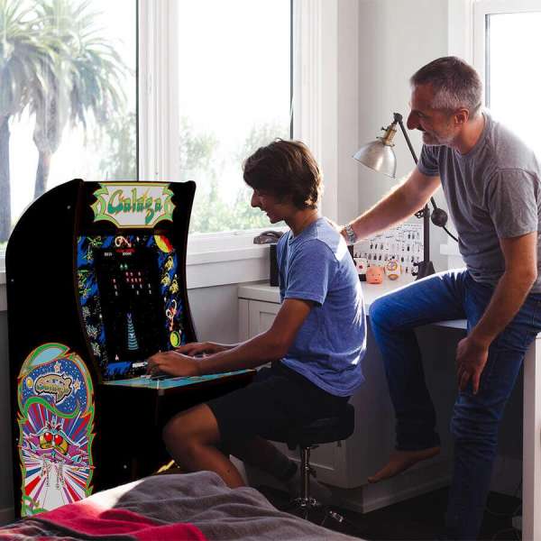 Arcade1Up Galaga Lisanslı Oyun Konsolu (Sehpalı)